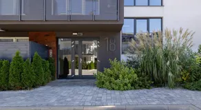 Nowoczesny Apartament w Gliwicach z Umeblowanym Balkonem by Noclegi Renters - Image 2
