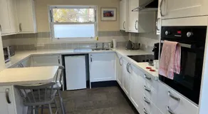 Cosy Hillside Annex - Image 3