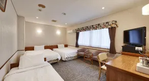 Crown Hotel Okinawa - Image 2