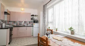 90 Bay View - Image 3
