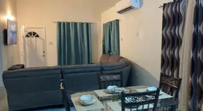 Sleeps 4 with Free Parking 15-min to Beach - Image 3