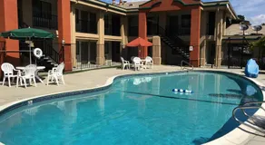 Super 8 by Wyndham Salinas - Image 5