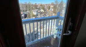 Grand 2BR near MetroNorth with easy parking - Image 5