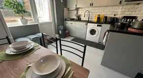 Indulgent Cozy 2 BR Home - Image 2