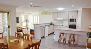 Beach Retreat - Bring your own linen - Image 3