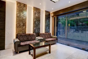 Super Townhouse Guwahati Railway Station Formerly Niharika Guest House - Image 3