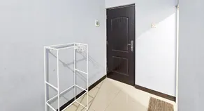 Homestay Sido Joyo near Sunrise Mall Mitra RedDoorz - Image 5