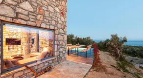 Gerakada Exclusive-Seaview Villa with Private Pool - Image 4