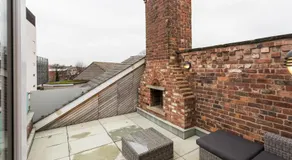 Ático de 2 habitaciones con terraza en la azotea + estacionamiento cerca del metro a Old Trafford & City - Image 4
