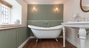 Three Little Pigs Luxury Cottage - Image 2