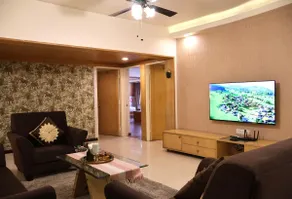 SmartStay Luxury 3 Bed/3 Bath Flat in Central BLR - Image 2