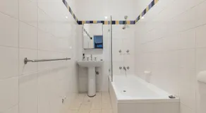 Blue Bay 3BR Beachside Coastal Escape - Image 3