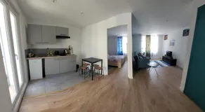 Charment T2 quartier créateurs,Métro Crs julien. - Image 2