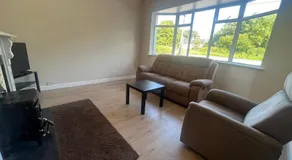 Yeats Lodge Self catering Apartment and Bar - Image 4