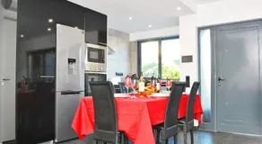 Villa Waikiki - Moradia familiar com BBQ e piscina aquecível - Image 3