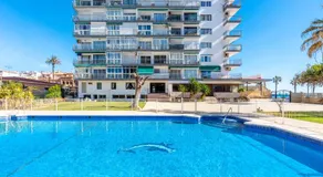Studio avec jardin, piscine et terrasse | Vue mer - Image 2