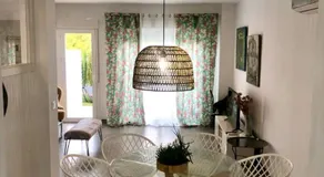 GATU Conil Sunset casa junto el mar con jardín privado, parking gratis y piscina común -Mayores de 21 años y familias - Image 4
