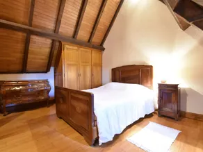 Beautiful holiday home with heated pool - Image 2