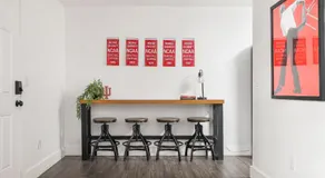 Assembly Hall Hideaway - Walk to Stadiums! - Image 2