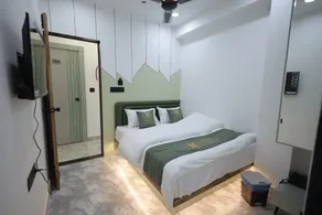 HOTEL LA LUXURY - Image 2