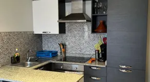 Petit cocon moderne avec piscine et terrasse - Image 4