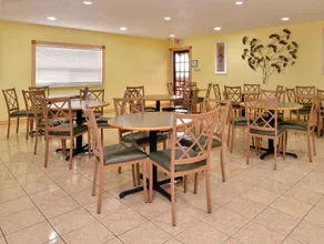 Five Star Inn Burleson - Image 5
