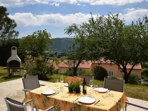 Ground-flour villa with airco, heated private swimming pool and beautiful view - Image 3