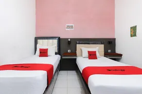 RedDoorz Syariah near Q-Mall Banjarbaru - Image 3