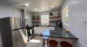 Giraffe Cottage - Image 4