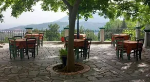 Casa Giulia West Samos Lekka Hills Karlovasi 3BR Village Home - Image 2