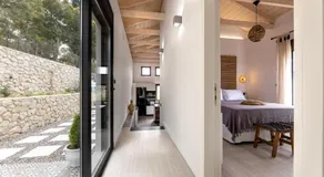 Phos & Physis Luxury Villa - Image 4