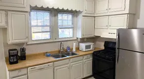 Cozy 1BR Retreat in Charming Trenton - Image 4