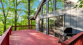 Mountain cabin w hot tub & deck - Image 2