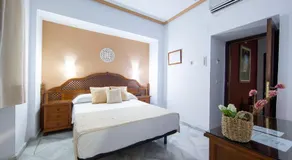 Hotel Los Omeyas - Image 2