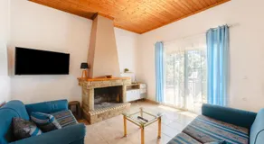 To Pournari Beachside Garden House - Happy Rentals - Image 2