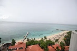 Hipstrip Beach Studio - Image 3