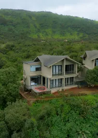 Vee Resort- The Suites of Royals - Image 4