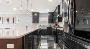 Luxury 4BR Home Near Manhattan Sleeps 12 - Image 4