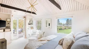 Classic Wainscott East Hampton Home - Image 2