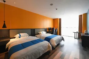 GP eSports Hotel - Image 2