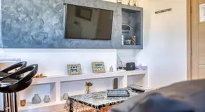 Charming 2 bedroom penthouse with sun terrace AAZZ1-1 - Image 4