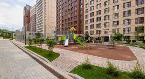 Новая яркая квартира с двумя кроватями - Image 5