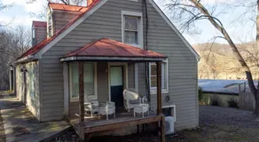 Riverfront Home (Apartment and Bar) - Image 4