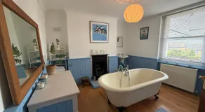 Charming Town House Central Margate - Image 2