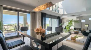 Akemi Luxury Villa - Image 2