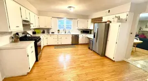 Large Private Ranch - Master Bedroom Suite with King Bed and private Bathroom - Fenced Yard - Pets & Kids Welcome - Pool Table - Image 5