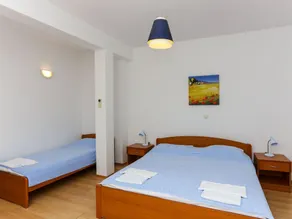 Apartments Posta - Studio with Balcony and Sea View - Apartman 2 - Image 5