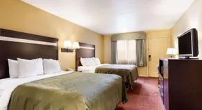 Urban Inn & Suites - Image 2