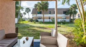 Amazing 2 Bedroom Townhouse near beach - Image 4