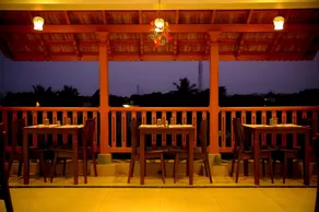 Le Holiday Inn - Image 4
